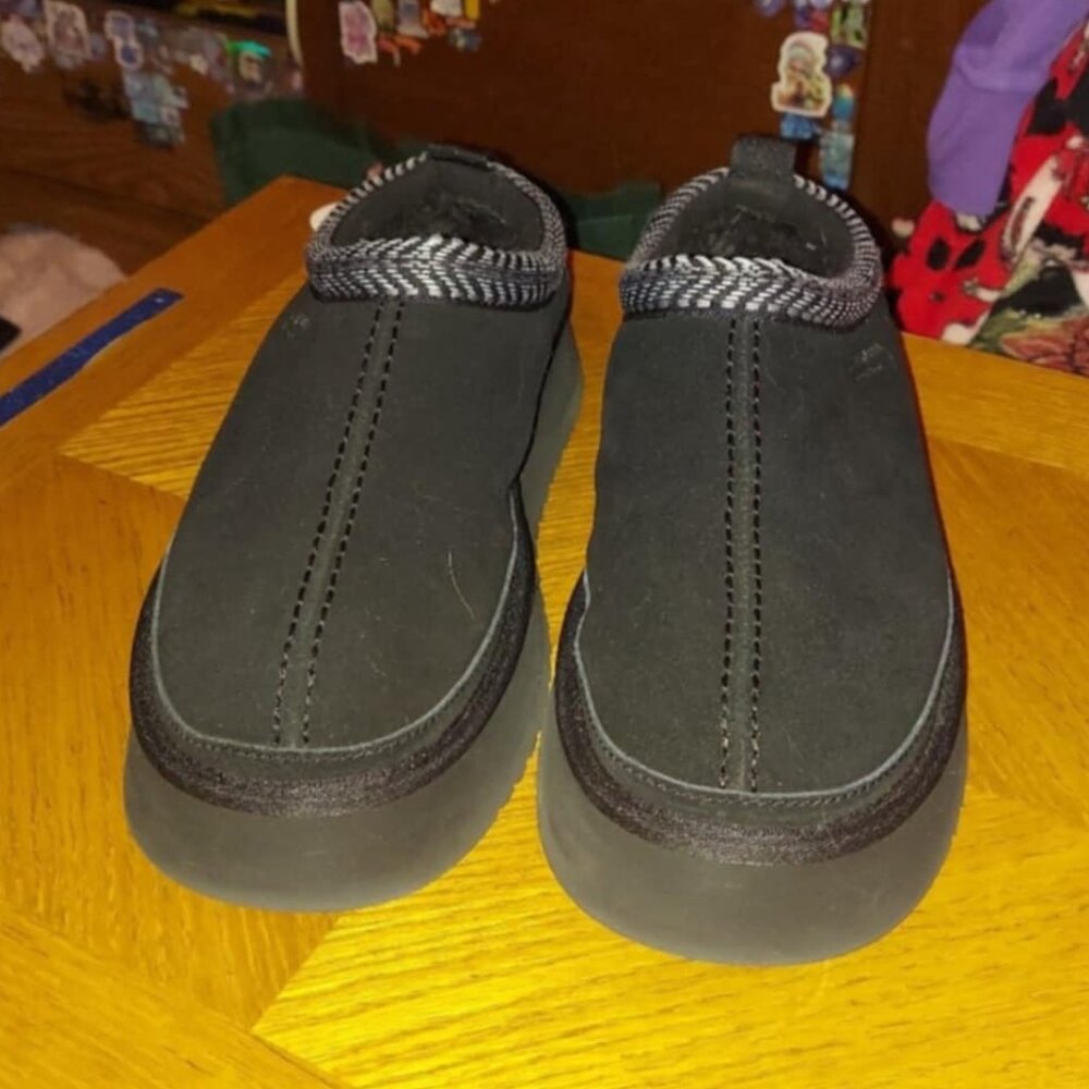 Koolaburra by Ugg black platform slippers